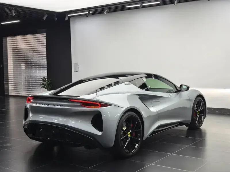 2022 Lotus Emira с пробегом 12 800 км