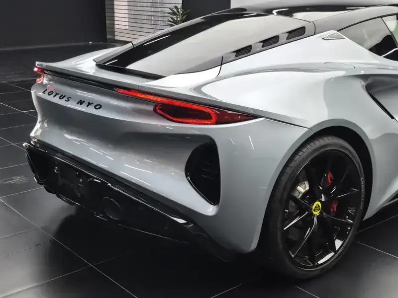 2022 Lotus Emira с пробегом 12 800 км