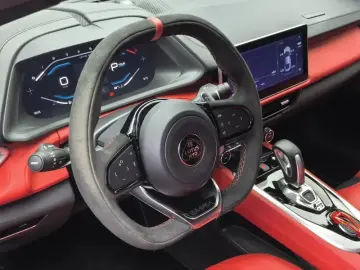 2022 Lotus Emira с пробегом 12 800 км