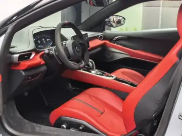 2022 Lotus Emira с пробегом 12 800 км