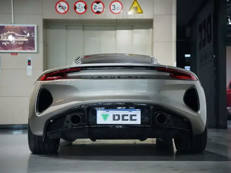 2022 Lotus Emira с пробегом 17 900 км