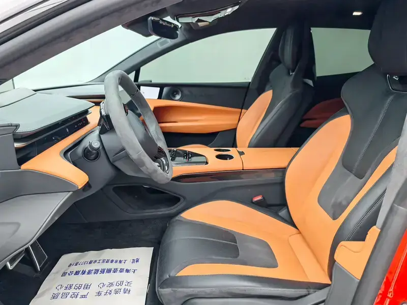 2024 Lotus Emeya с пробегом 35 000 км