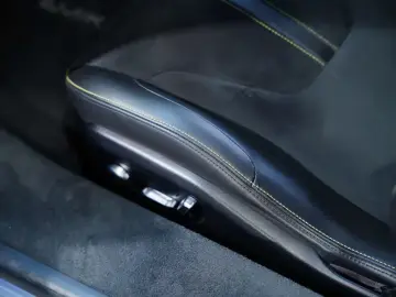 2022 Lotus Emira с пробегом 12 600 км