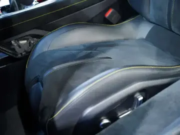 2022 Lotus Emira с пробегом 12 600 км