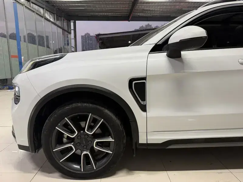 2023 Lynk & Co 01 с пробегом 35 300 км