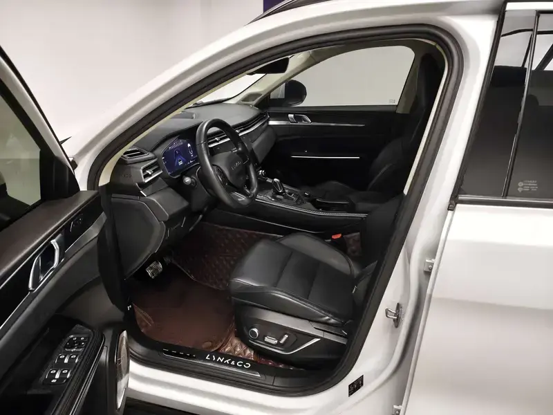 2021 Lynk & Co 01 с пробегом 52 900 км