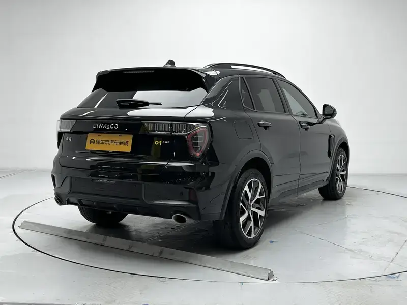 2021 Lynk & Co 01 с пробегом 135 200 км