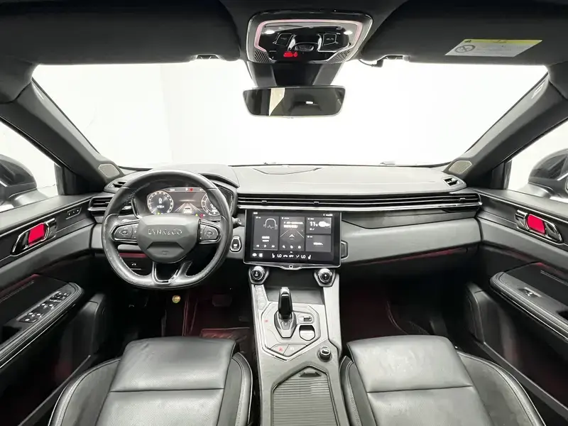 2021 Lynk & Co 01 с пробегом 135 200 км
