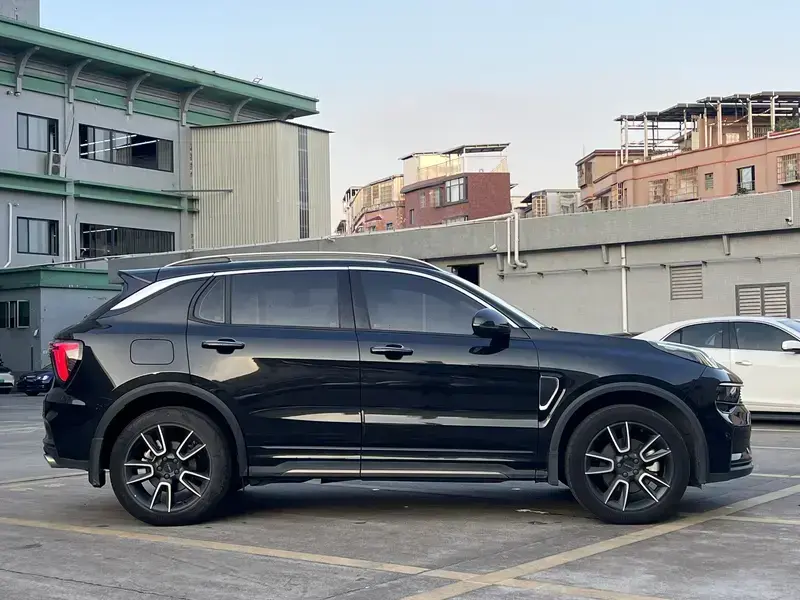 2023 Lynk & Co 01 с пробегом 39 300 км