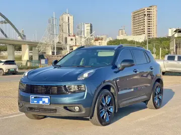 Lynk & Co 01