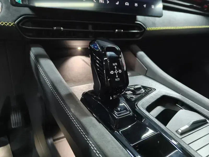 2025 Lynk & Co 03 с пробегом 12 900 км