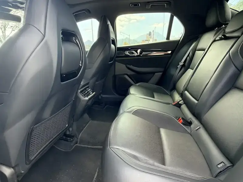 2023 Lynk & Co 03 с пробегом 9 000 км