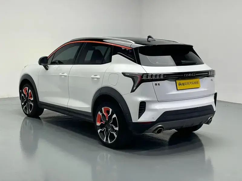 2020 Lynk & Co 06 с пробегом 76 700 км