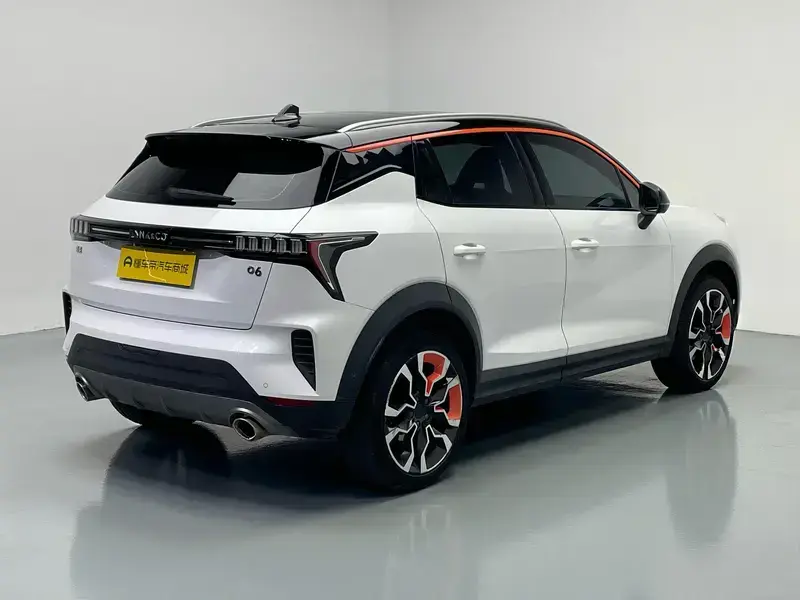 2020 Lynk & Co 06 с пробегом 76 700 км