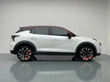 2020 Lynk & Co 06 с пробегом 76 700 км
