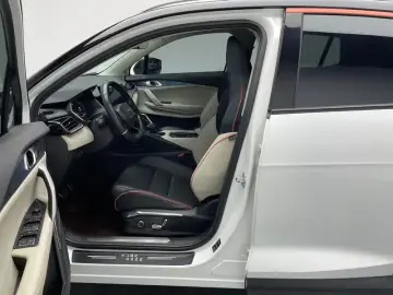 2020 Lynk & Co 06 с пробегом 76 700 км