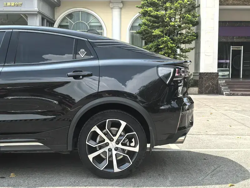 2020 Lynk & Co 05 с пробегом 46 000 км