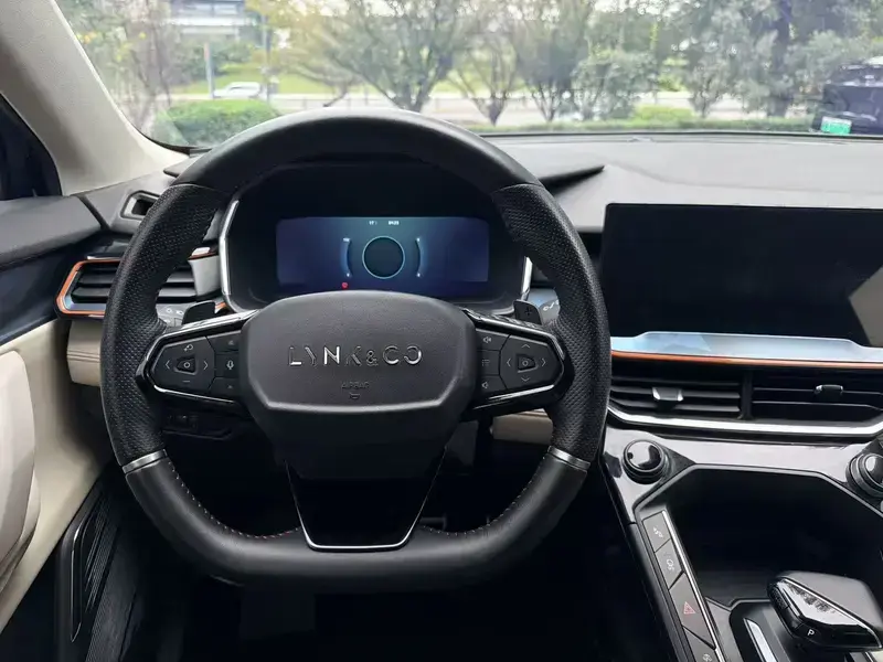 2020 Lynk & Co 06 с пробегом 72 000 км