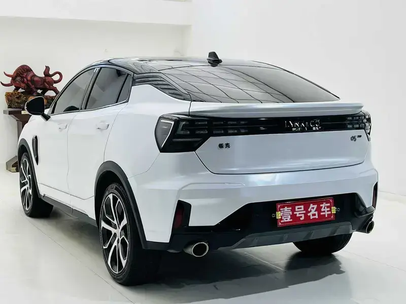2020 Lynk & Co 05 с пробегом 82 200 км