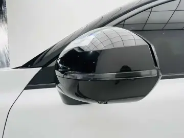 2020 Lynk & Co 05 с пробегом 82 200 км