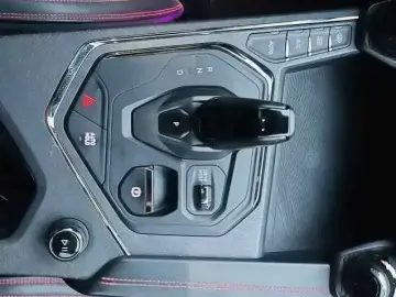 2020 Lynk & Co 05 с пробегом 82 200 км