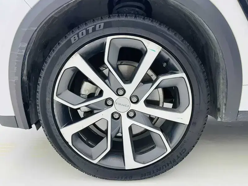 2020 Lynk & Co 05 с пробегом 82 200 км