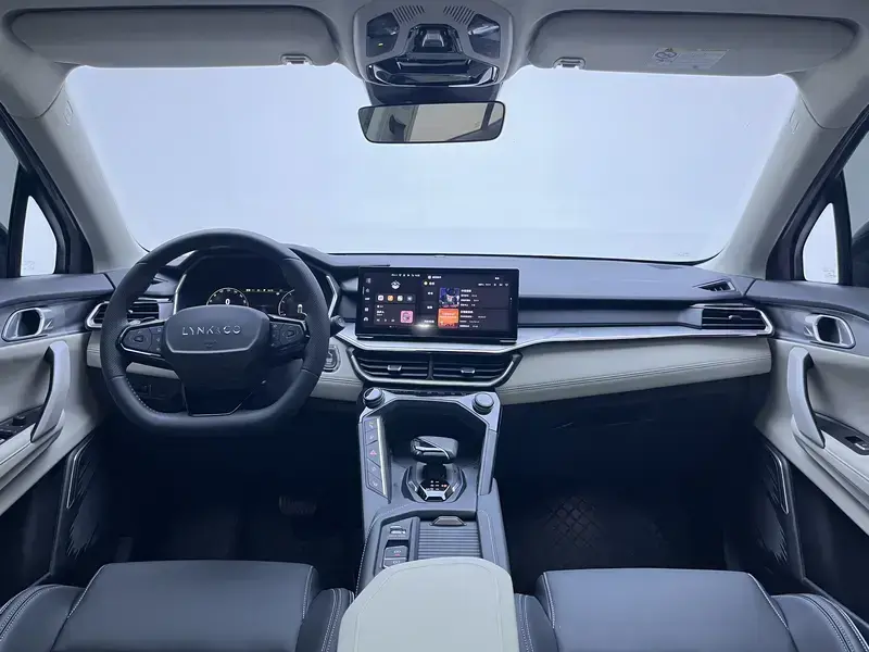 2023 Lynk & Co 06 с пробегом 26 300 км