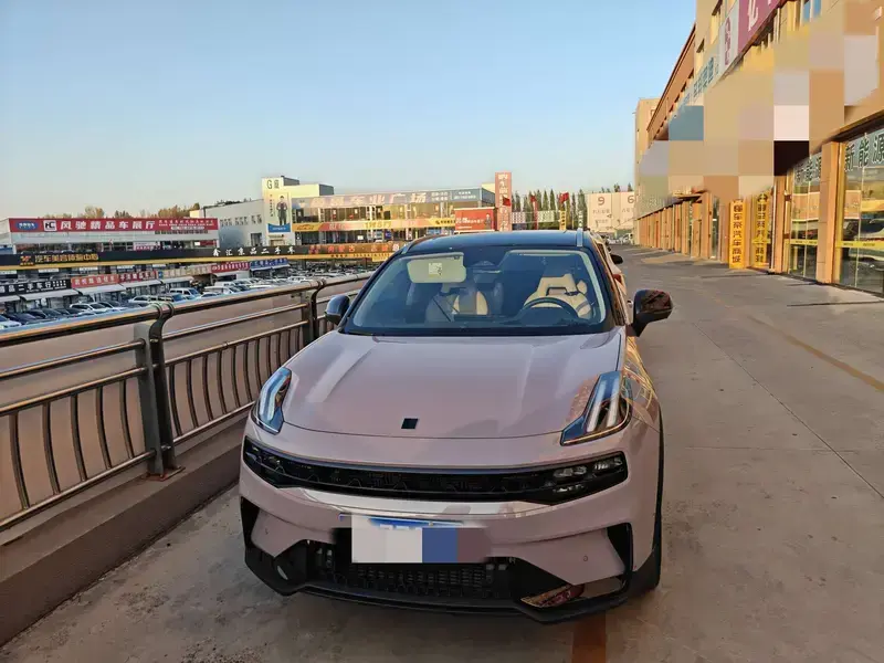 2023 Lynk & Co 06 с пробегом 18 000 км