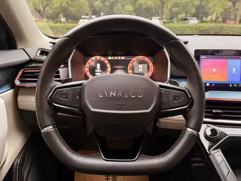2020 Lynk & Co 06 с пробегом 60 000 км
