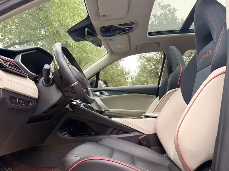 2020 Lynk & Co 06 с пробегом 60 000 км
