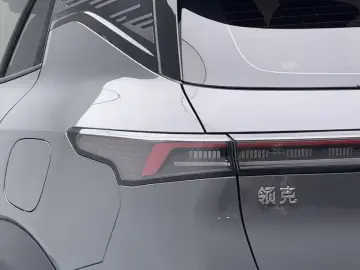 2025 Lynk & Co 06 с пробегом 19 200 км