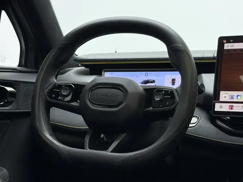 2025 Lynk & Co 06 с пробегом 19 200 км