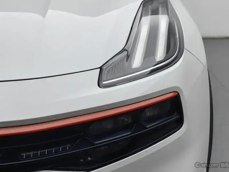 2020 Lynk & Co 06 с пробегом 39 600 км