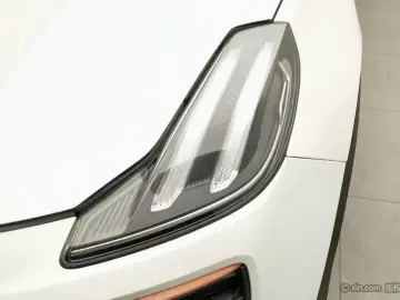 2020 Lynk & Co 06 с пробегом 81 300 км