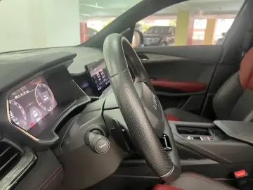 2020 Lynk & Co 06 с пробегом 37 000 км