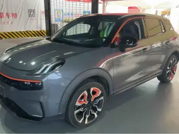 Lynk & Co 06