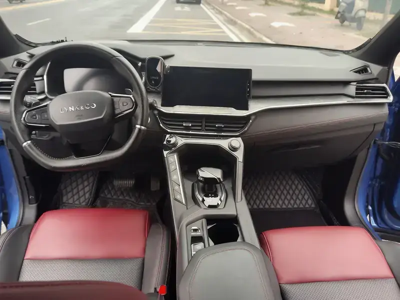 2020 Lynk & Co 06 с пробегом 70 000 км