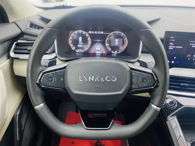 2020 Lynk & Co 06 с пробегом 24 000 км