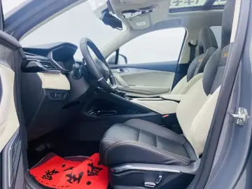 2020 Lynk & Co 06 с пробегом 24 000 км