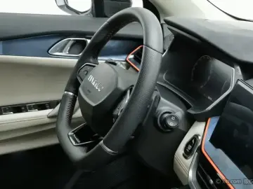2020 Lynk & Co 06 с пробегом 38 300 км