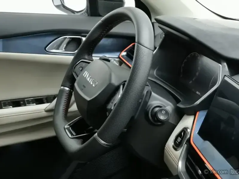 2020 Lynk & Co 06 с пробегом 38 300 км