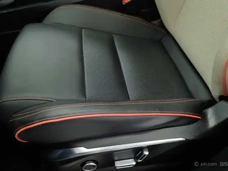 2020 Lynk & Co 06 с пробегом 38 300 км