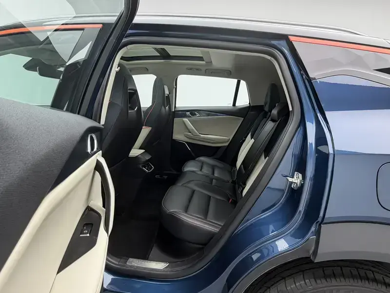 2020 Lynk & Co 06 с пробегом 54 600 км