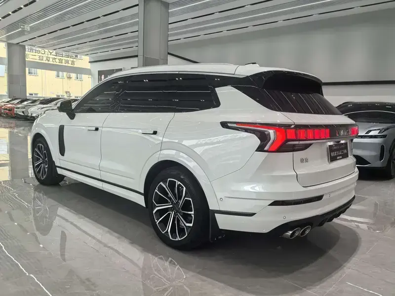 2024 Lynk & Co 09 с пробегом 57 500 км