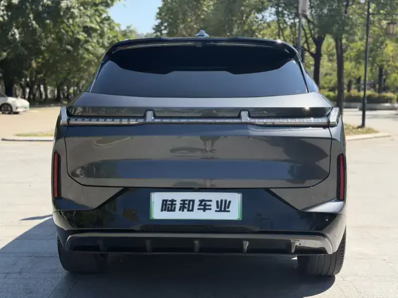 2023 Lynk & Co 08 с пробегом 60 000 км