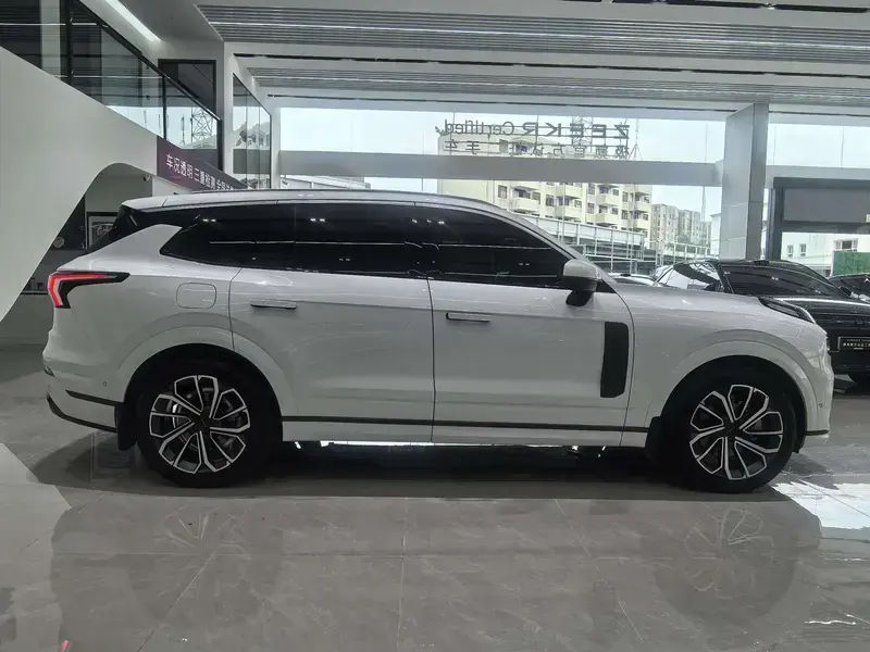 2024 Lynk & Co 09 с пробегом 57 500 км