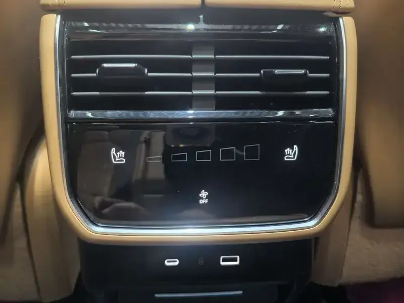 2024 Lynk & Co 09 с пробегом 57 500 км
