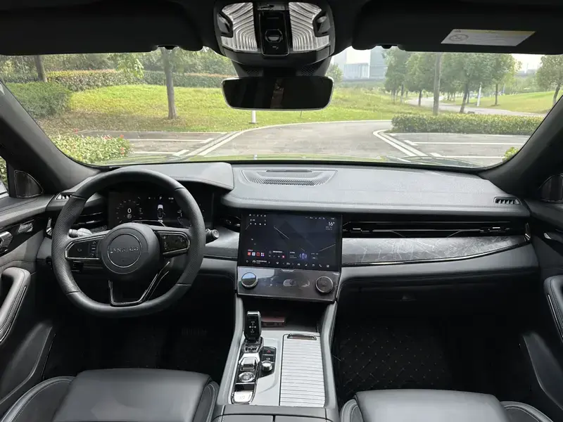 2021 Lynk & Co 09 с пробегом 33 000 км