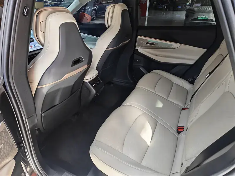 2023 Lynk & Co 08 с пробегом 67 000 км