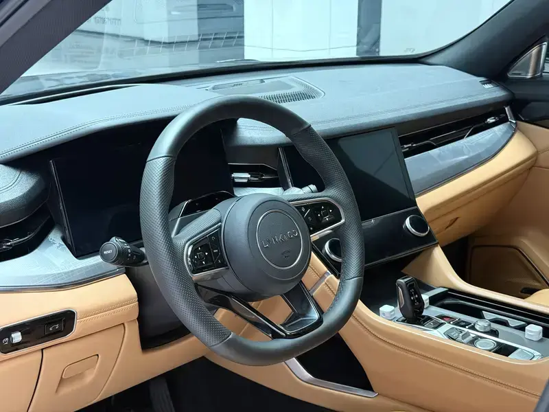2024 Lynk & Co 09 с пробегом 49 500 км